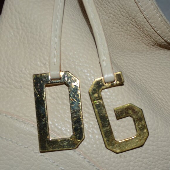 Dolce & Gabbana Ivory Pebbled Leather Shoulder Strap Handbag - Picture 8 of 12